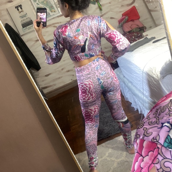 Banjul Lotus Floral Set - Picture 4 of 10